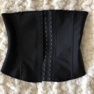 Waist trainer